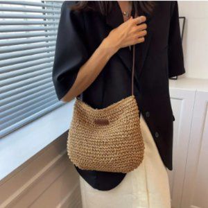 Casual, Minimalist Straw Shoulder Bag (Dark Khaki)